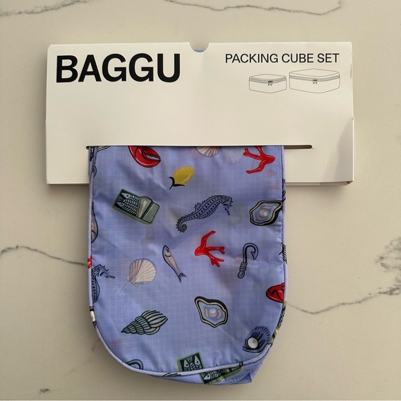 BAGGU Handbags - NWT Baggu Small Packing Cube in Sea Creatures Print Periwinkle Blue